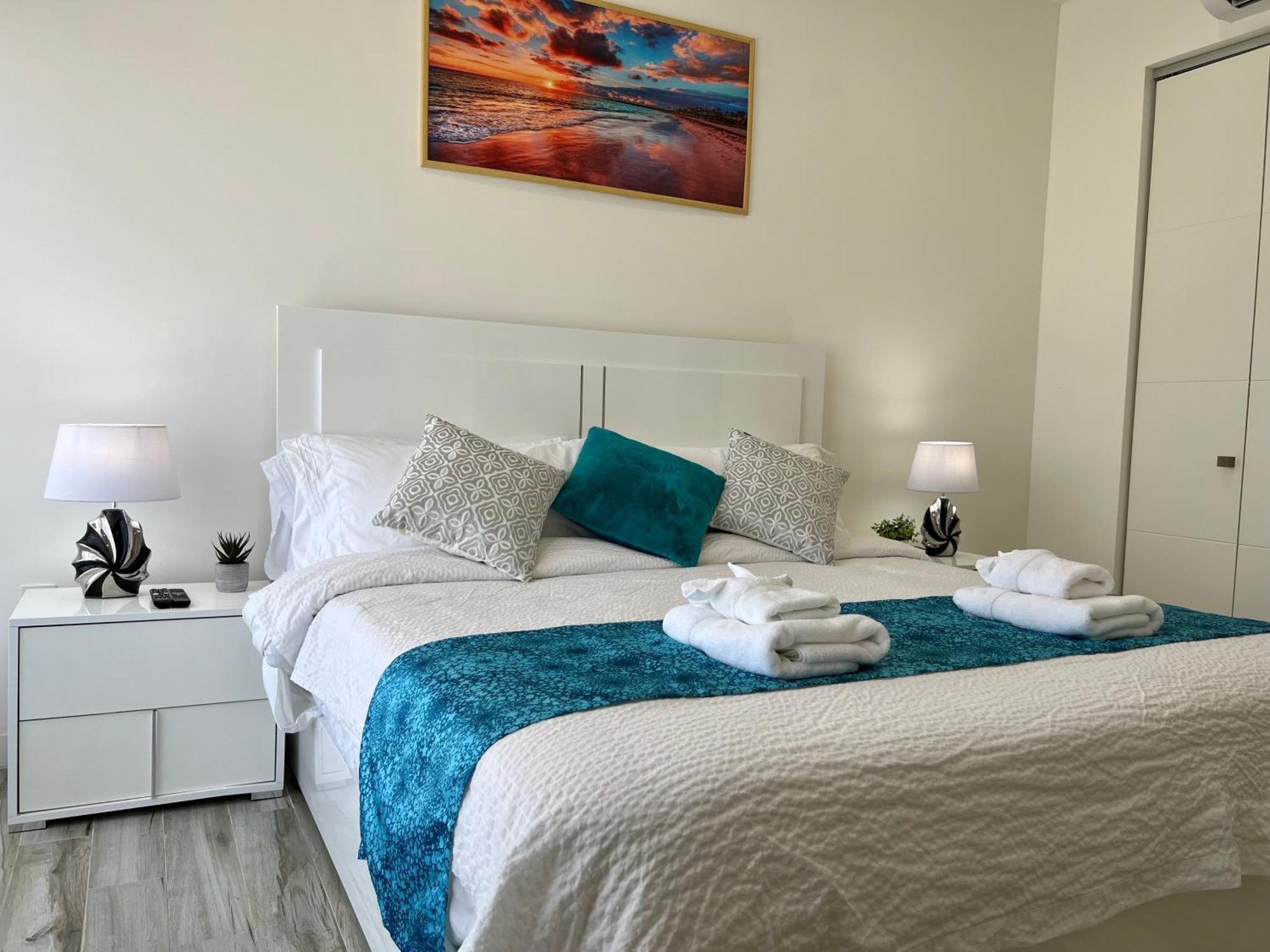 The Cove - Condo Hotel - Palm Beach Strip Room photo