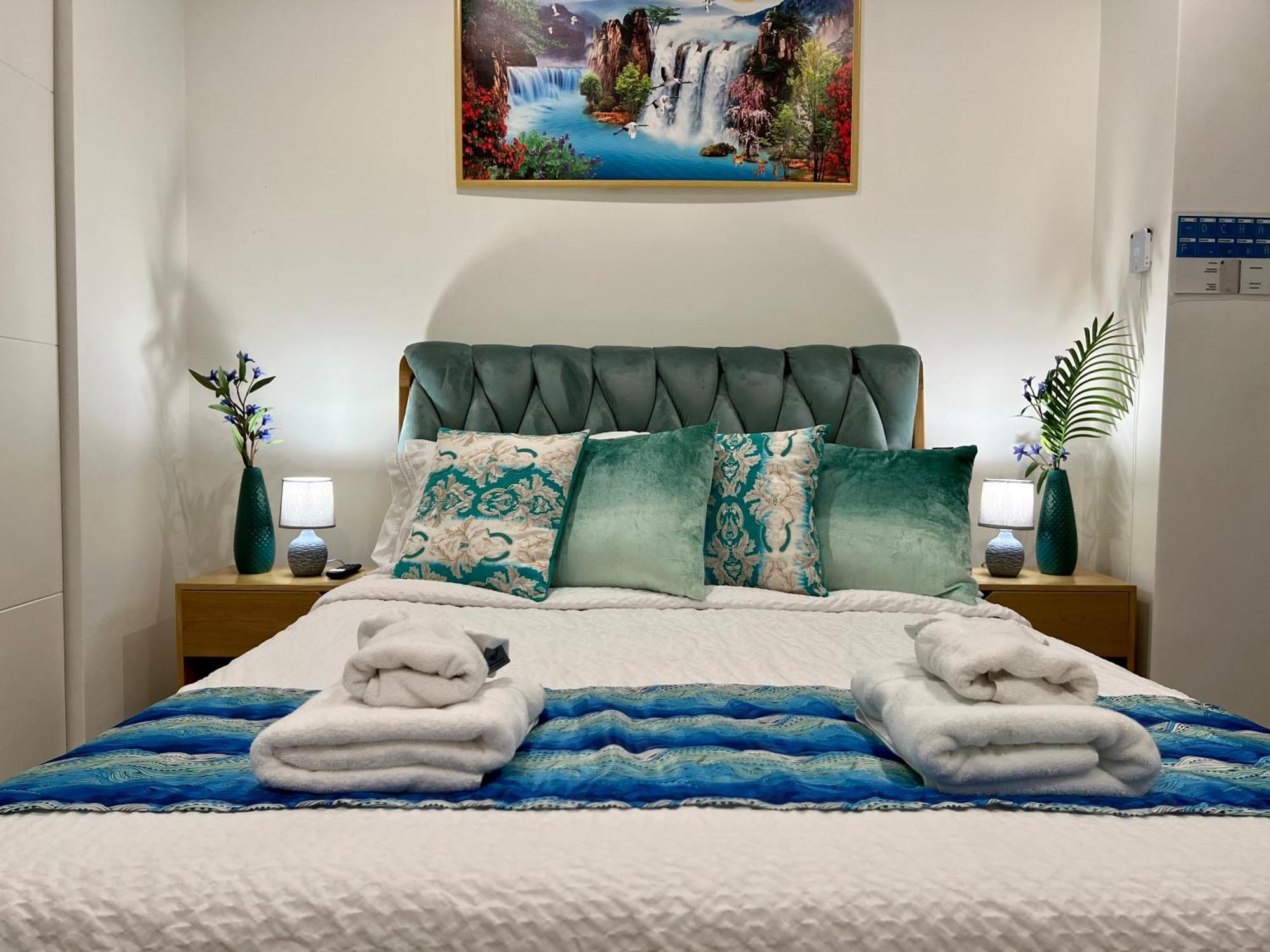 The Cove - Condo Hotel - Palm Beach Strip Room photo
