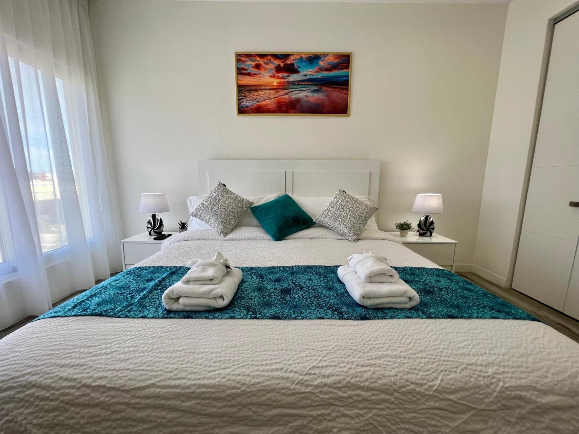 The Cove - Condo Hotel - Palm Beach Strip Room photo