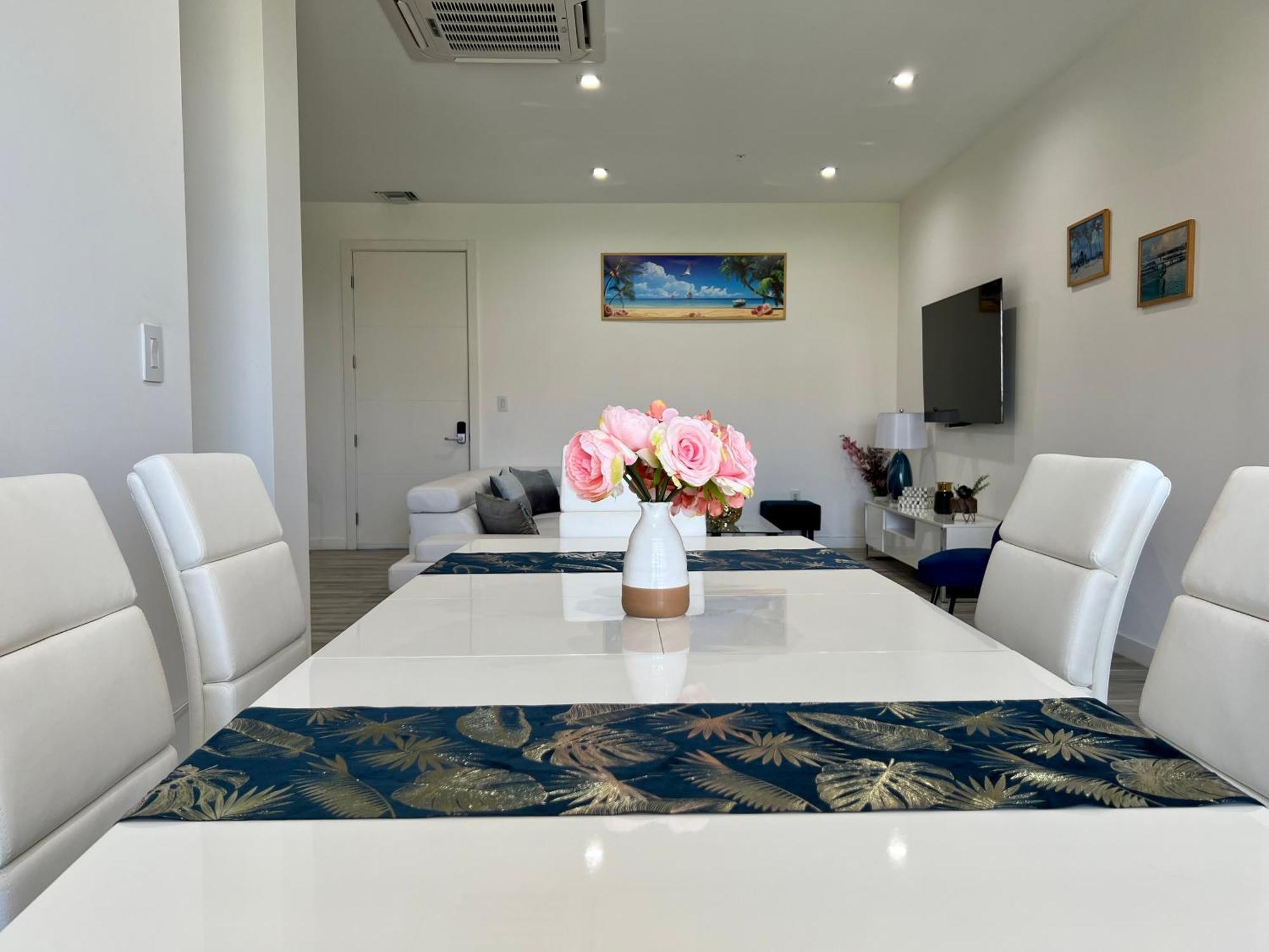 The Cove - Condo Hotel - Palm Beach Strip Room photo